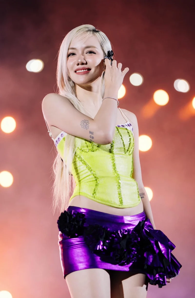 Tìm hiểu ngay Phương Ly Missing You, bài hát hot trend