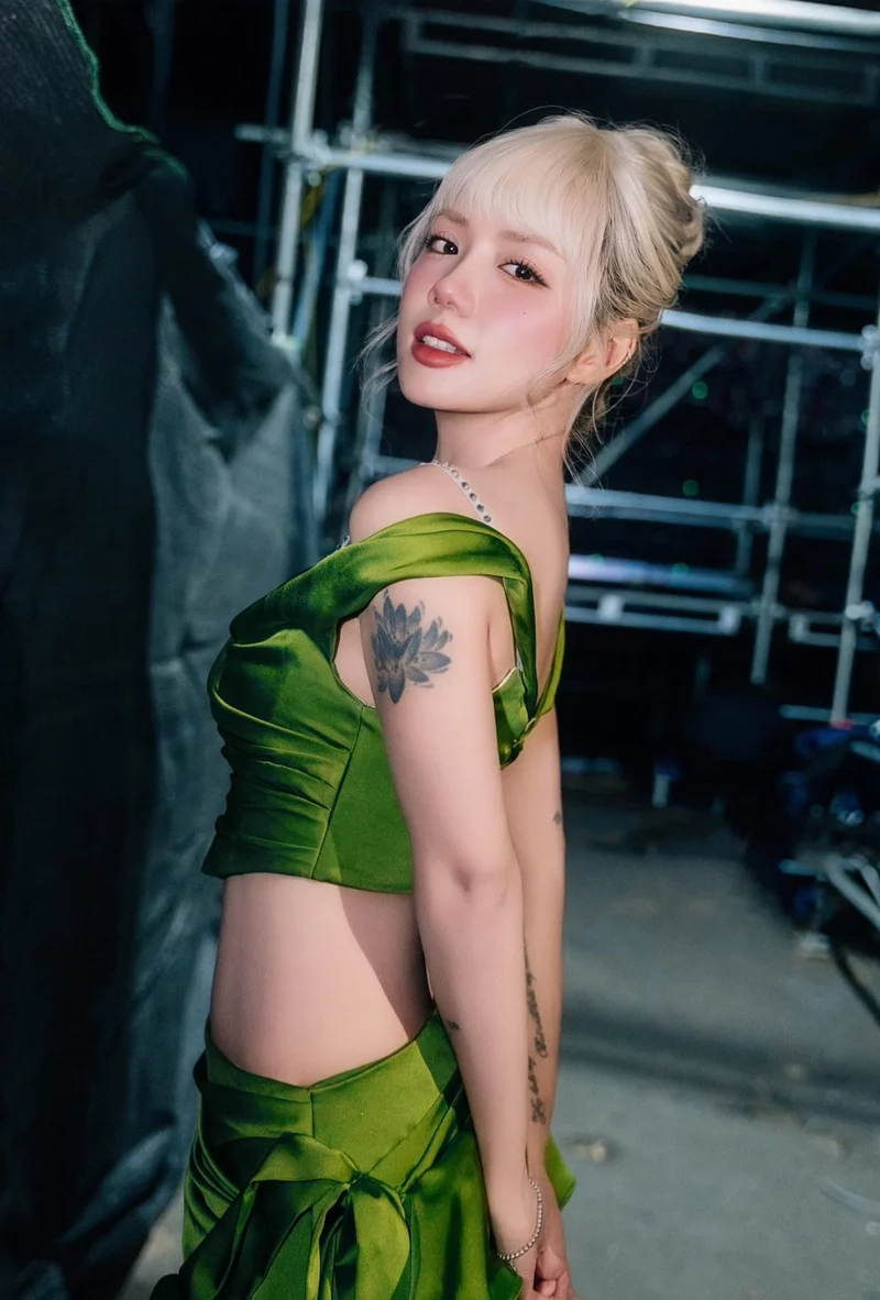 Cùng hòa giọng với Phương Ly karaoke, đừng bỏ lỡ