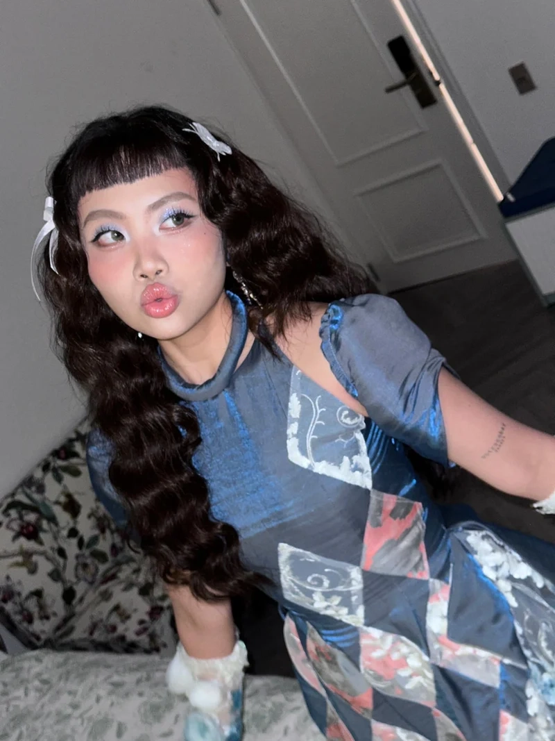 Lời bài hát Phương Mỹ Chi Vũ Trụ Có Anh khiến fan say đắm