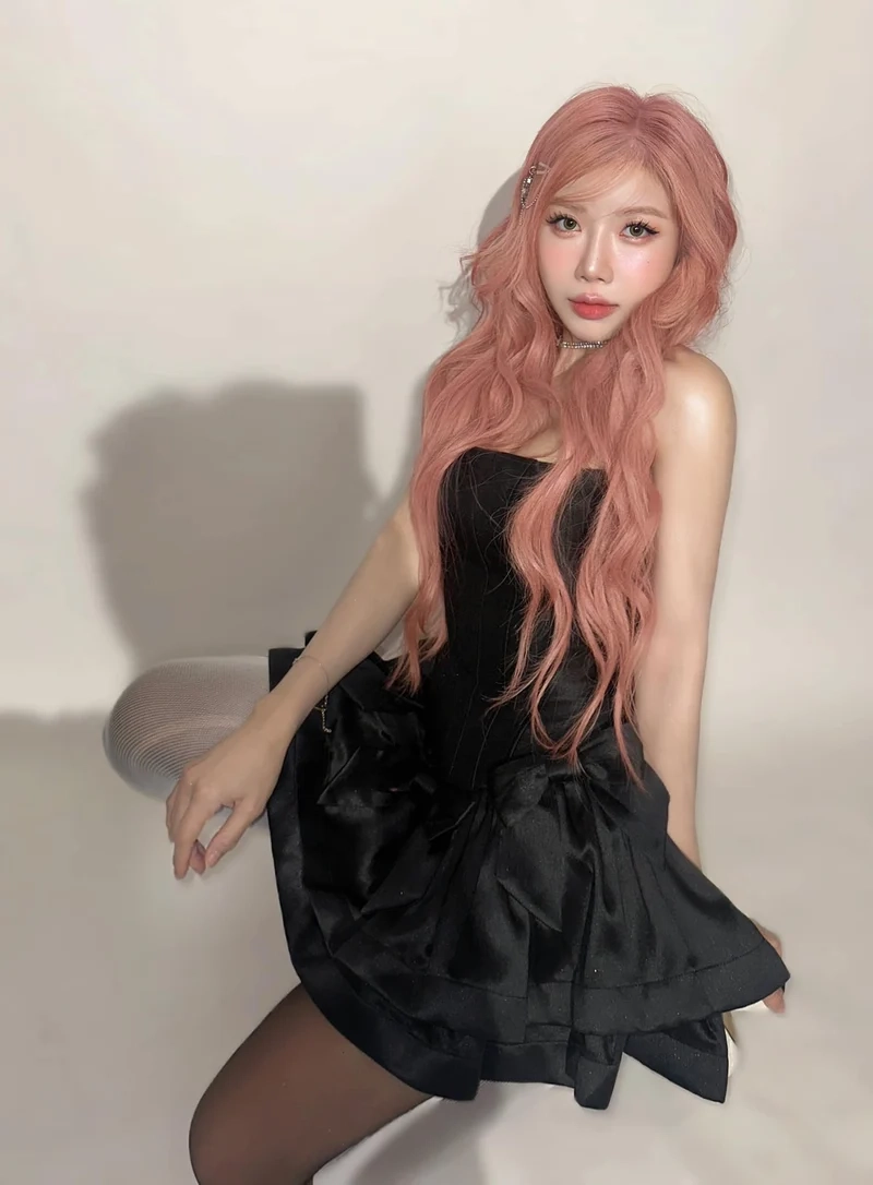 Trang Pháp Đường Cong và ca khúc làm nên tên tuổi của cô