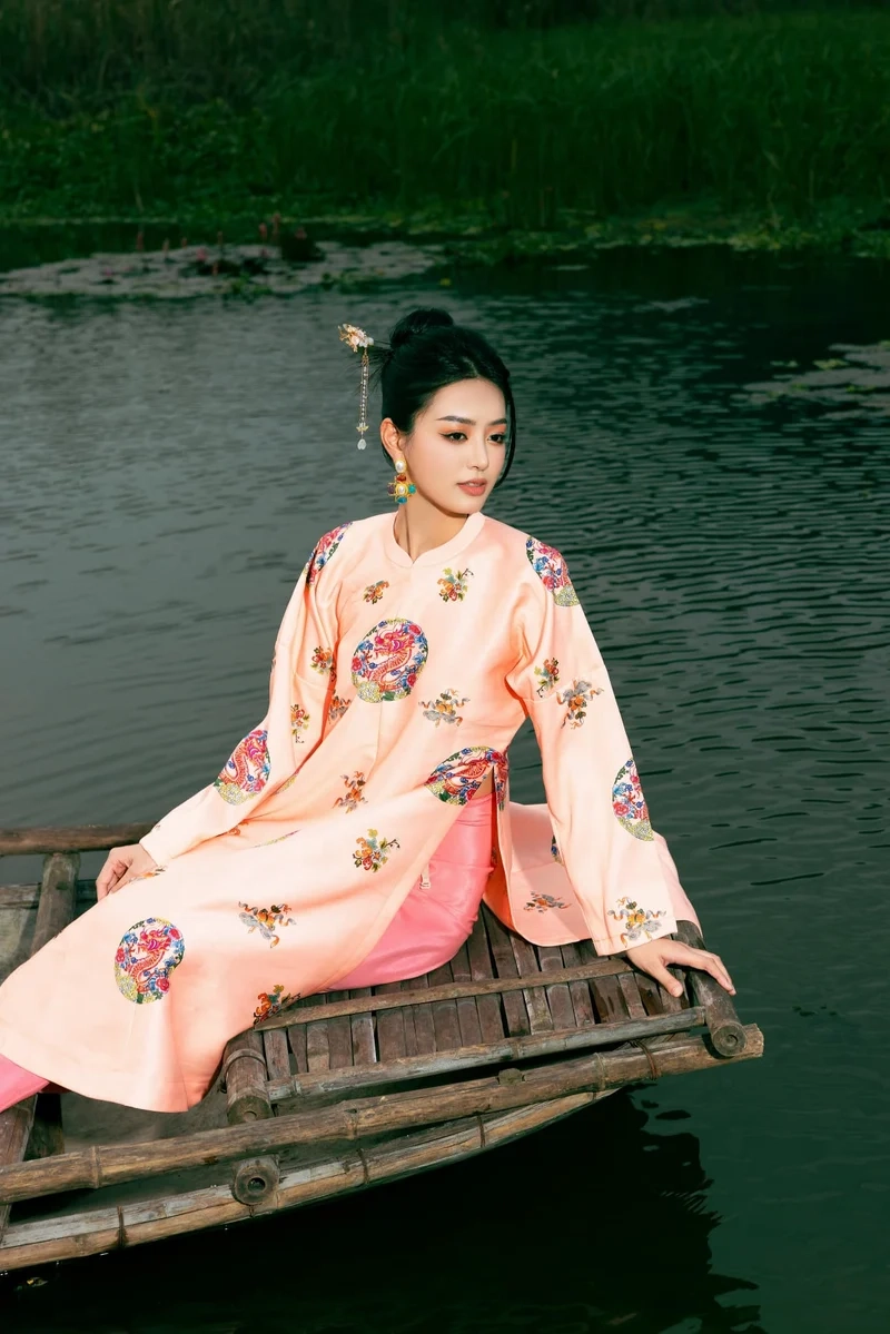 Bùi Khánh Linh phốt, góc khuất đằng sau ánh hào quang