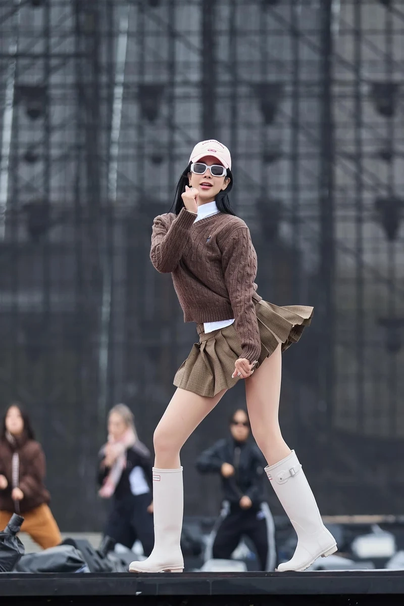 Bùng cháy trên sân khấu với Diệp Lâm Anh hiphop cực chất