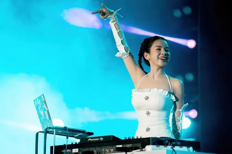 Bùng nổ với DJ Mie đánh nhạc, quá đẳng cấp