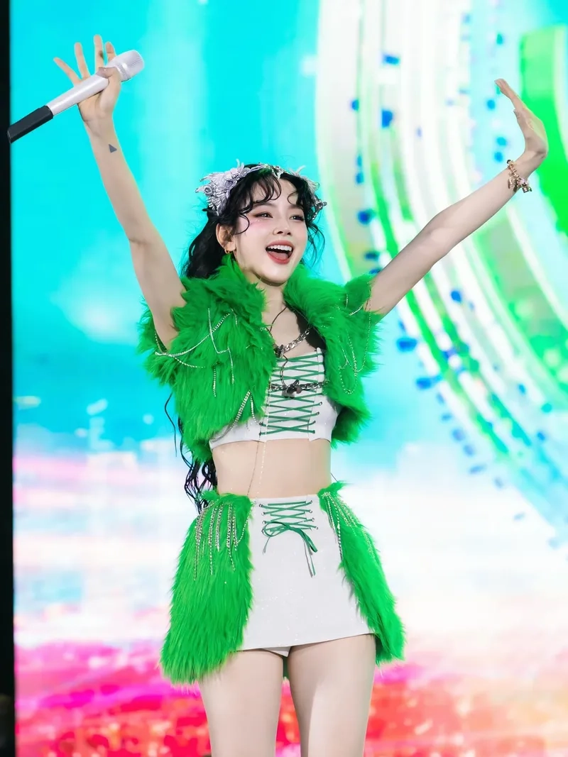 Mãn nhãn với DJ Mie live, chất nhạc cực đỉnh