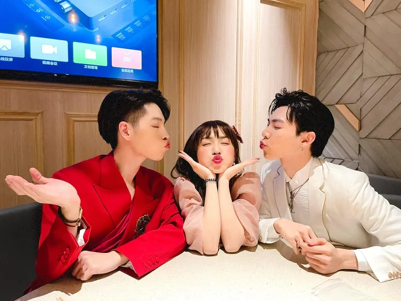 Hòa Minzy Đức Phúc Erik, tình bạn bền chặt qua năm tháng