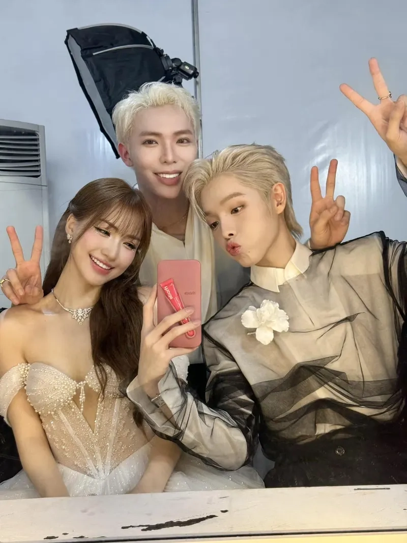 Hòa Minzy Đức Phúc và Erik có quan hệ gì, fan thắc mắc