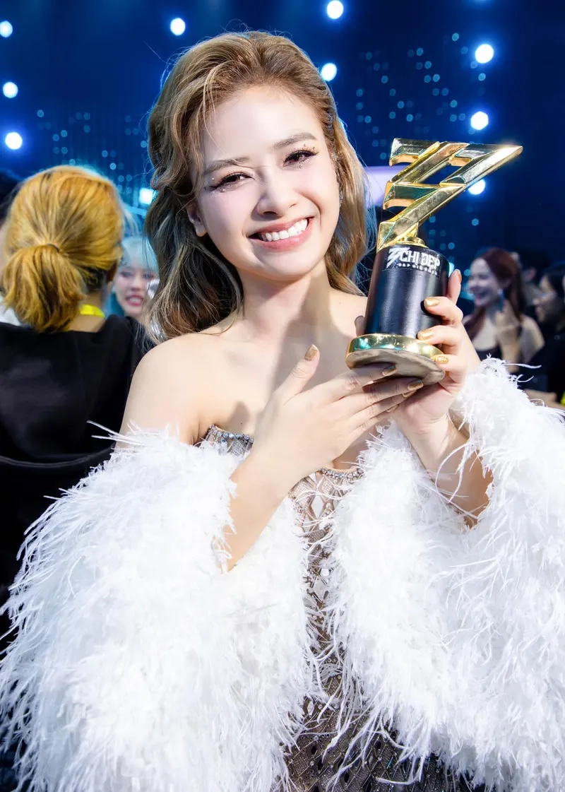 Dương Hoàng Yến chị đẹp đạp gió rẽ sóng, hành trình đầy ấn tượng