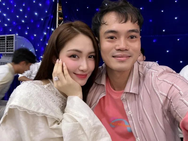 Hòa Minzy yêu Văn Toàn, thực hư chuyện tình gây sốt