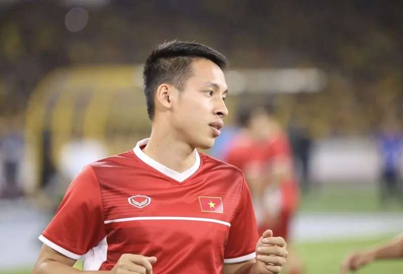  Hùng Dũng vượt chấn thương, biểu tượng ý chí trong thể thao bóng đá.