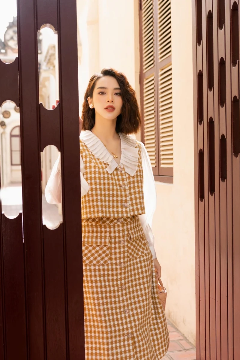 Gái ngàn đô Quỳnh Lương có gì mà gây bão mạng