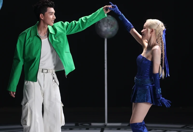 Giai điệu viral Hieuthuhai Phương Ly xoay một vòng đang hot