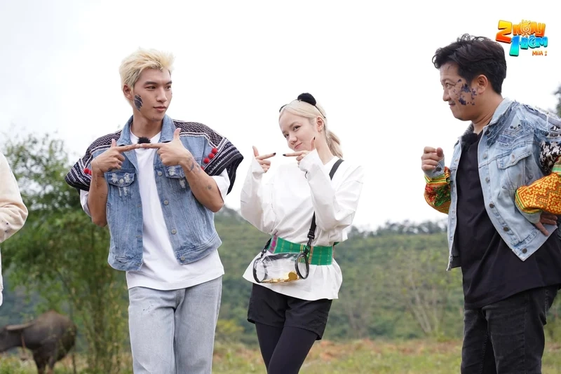 Cặp đôi hoàn hảo Hieuthuhai Phương Ly, bạn ship không