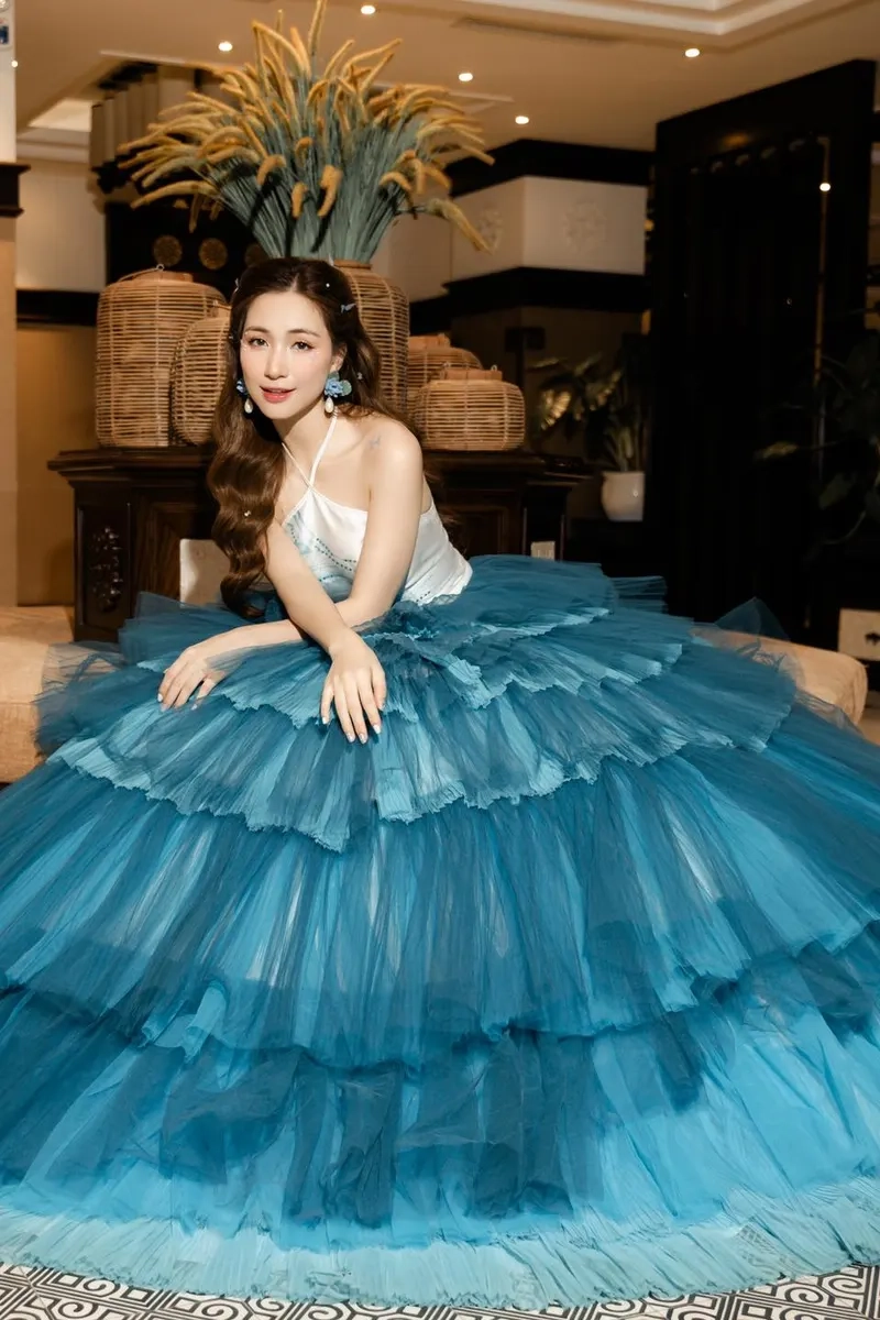 Hòa Minzy quê gốc ở đâu, nguồn cội đầy tự hào