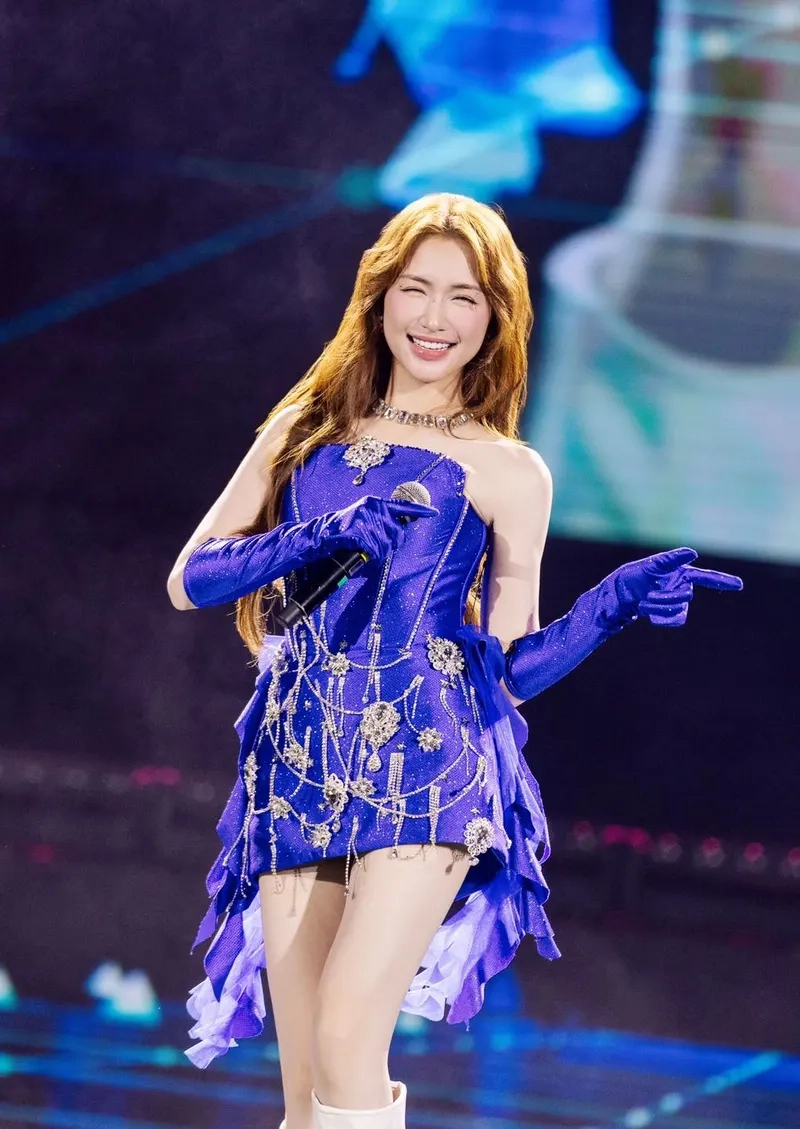 Hòa Minzy là ai, tiểu sử đầy đủ cho ai chưa biết