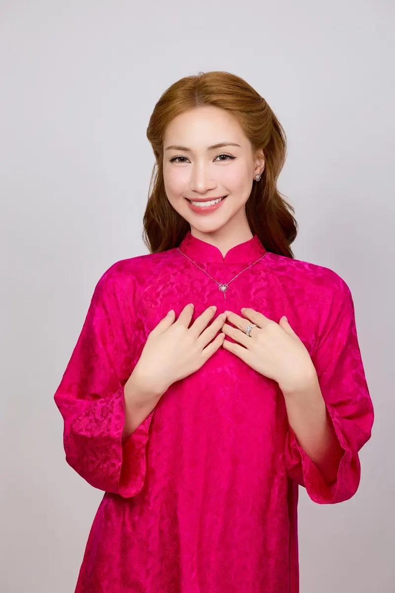 Ca sĩ Hòa Minzy sinh năm bao nhiêu, sự nghiệp ra sao