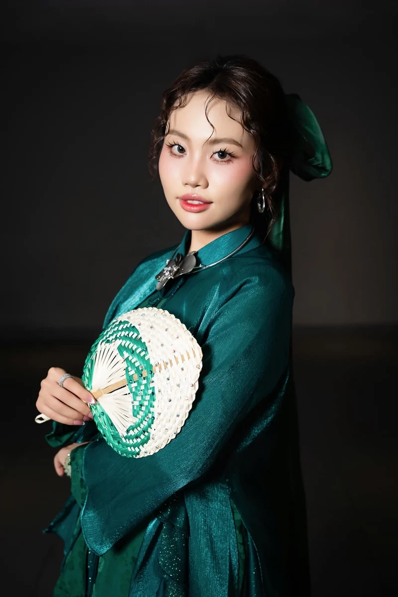 Phương Mỹ Chi mấy tuổi khi lần đầu xuất hiện trên sân khấu lớn