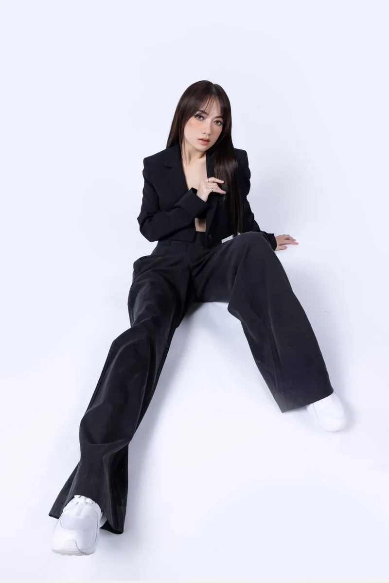 Xuân Nghi học trường gì, con đường học vấn đáng ngưỡng mộ