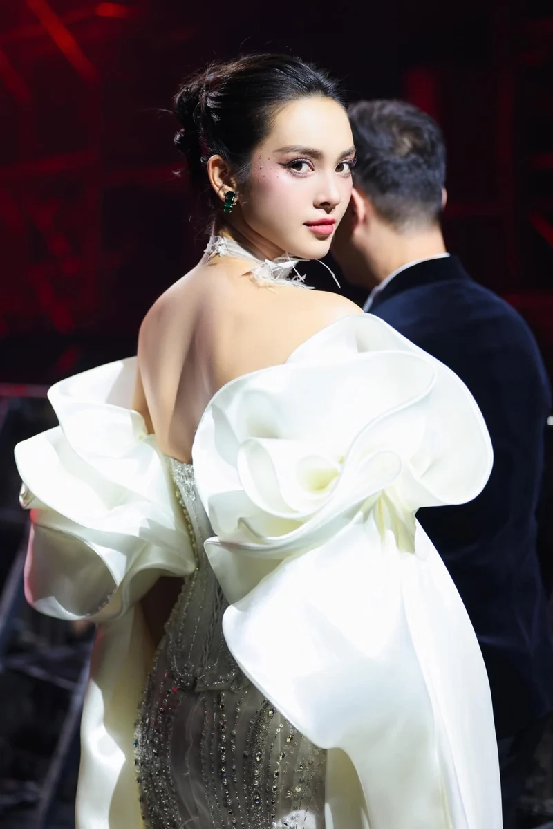 Sự thật về Quỳnh Lương chiều cao khiến fan ngạc nhiên