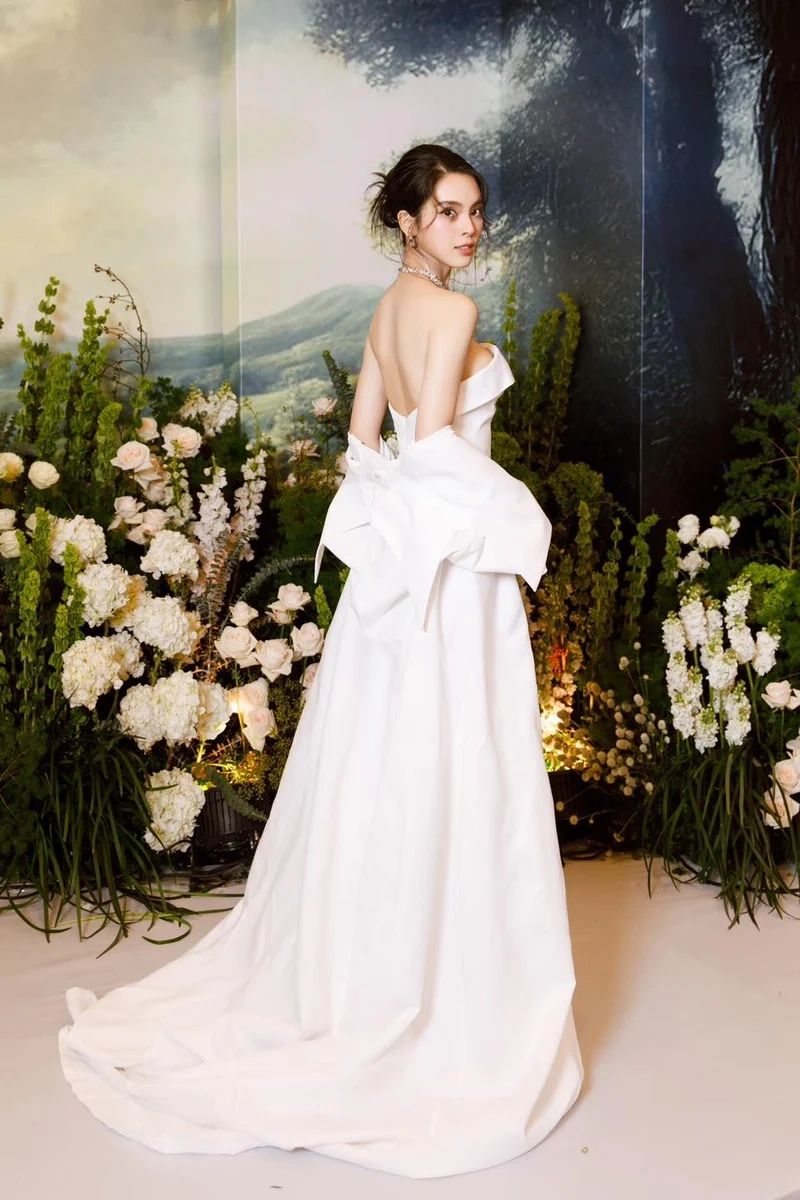 Quỳnh Lương học vấn gây ấn tượng với nhiều người