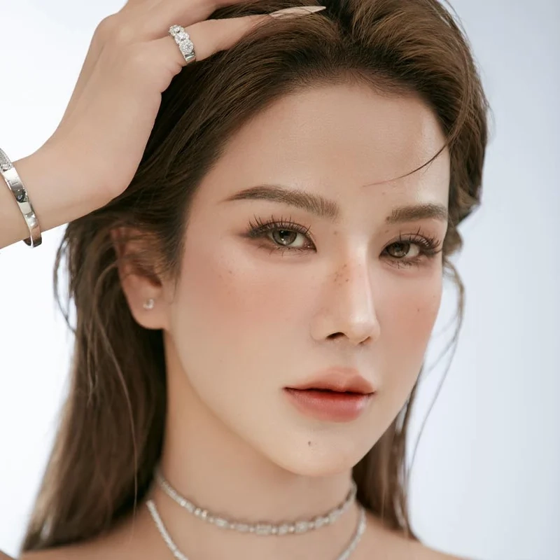 Tiểu sử đầy đủ về Diệp Lâm Anh tiểu sử từ A-Z