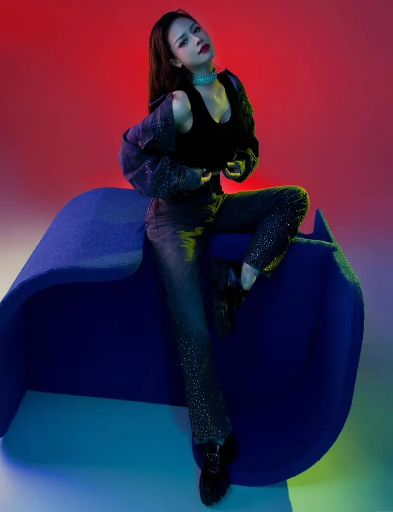 Dương Hoàng Yến là ai? Tất tần tật về sự nghiệp và đời tư