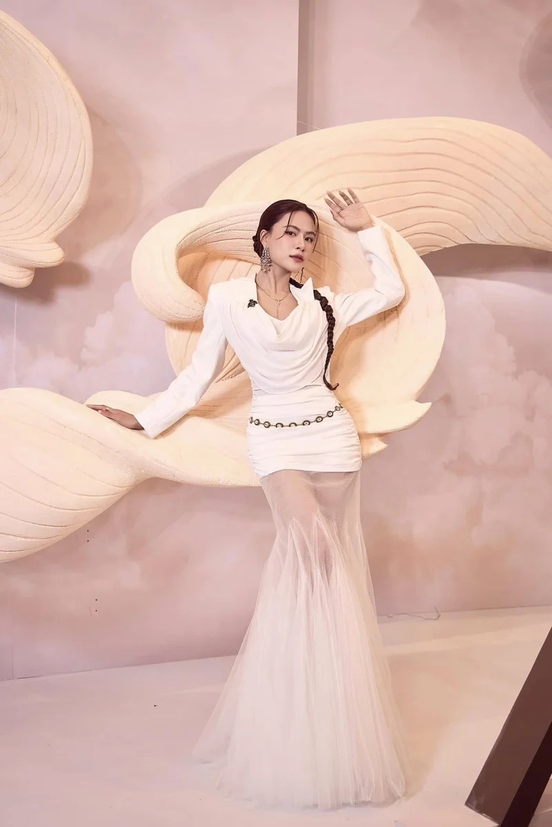 Sự nghiệp của Hà Nhi sinh ra ở đâu, có gì đặc biệt