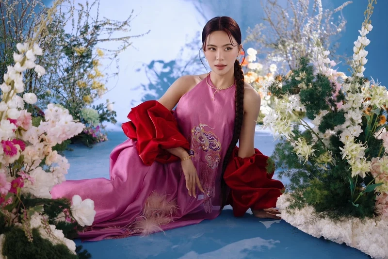 Fan sốc khi biết Hà Nhi sinh năm mấy, bạn đoán đúng không