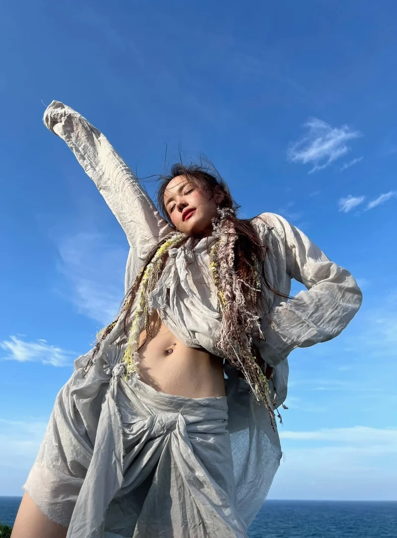 Tò mò về Phương Ly cao mét bao nhiêu? Đây là sự thật