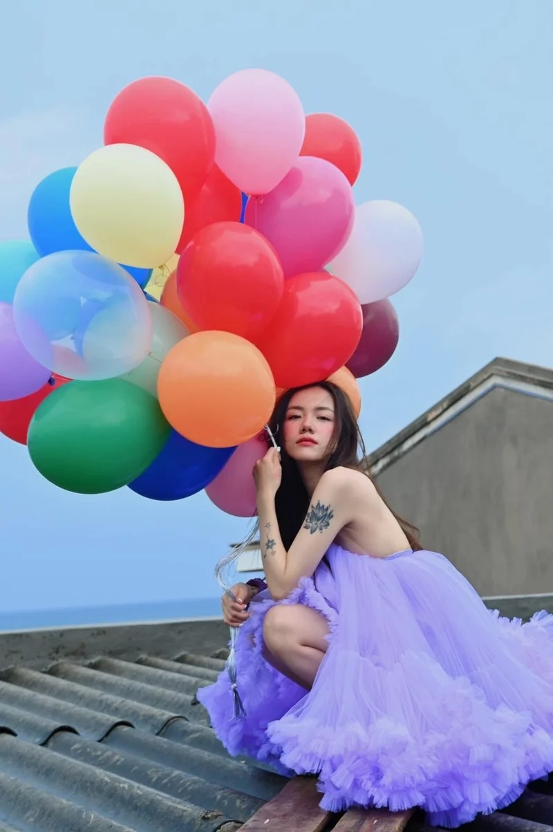 Năm nay Phương Ly mấy tuổi mà vẫn trẻ trung bất ngờ