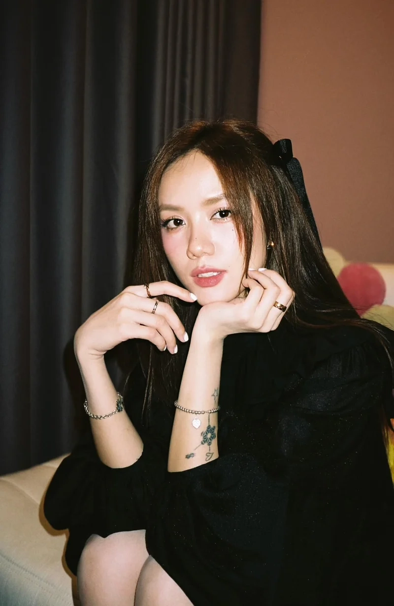 Ca sĩ Phương Ly là ai, vì sao lại hot đến vậy