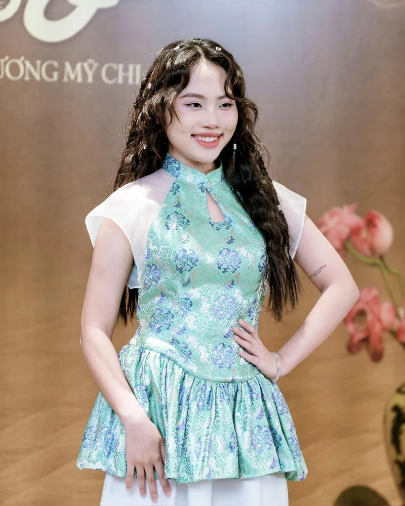 Những Ngôi Sao Xa Xôi Phương Mỹ Chi và giai điệu đầy hoài niệm