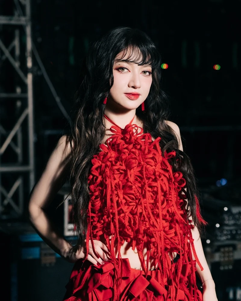 Nghe lại Summer Night Xuân Nghi lyrics, cảm xúc vẹn nguyên